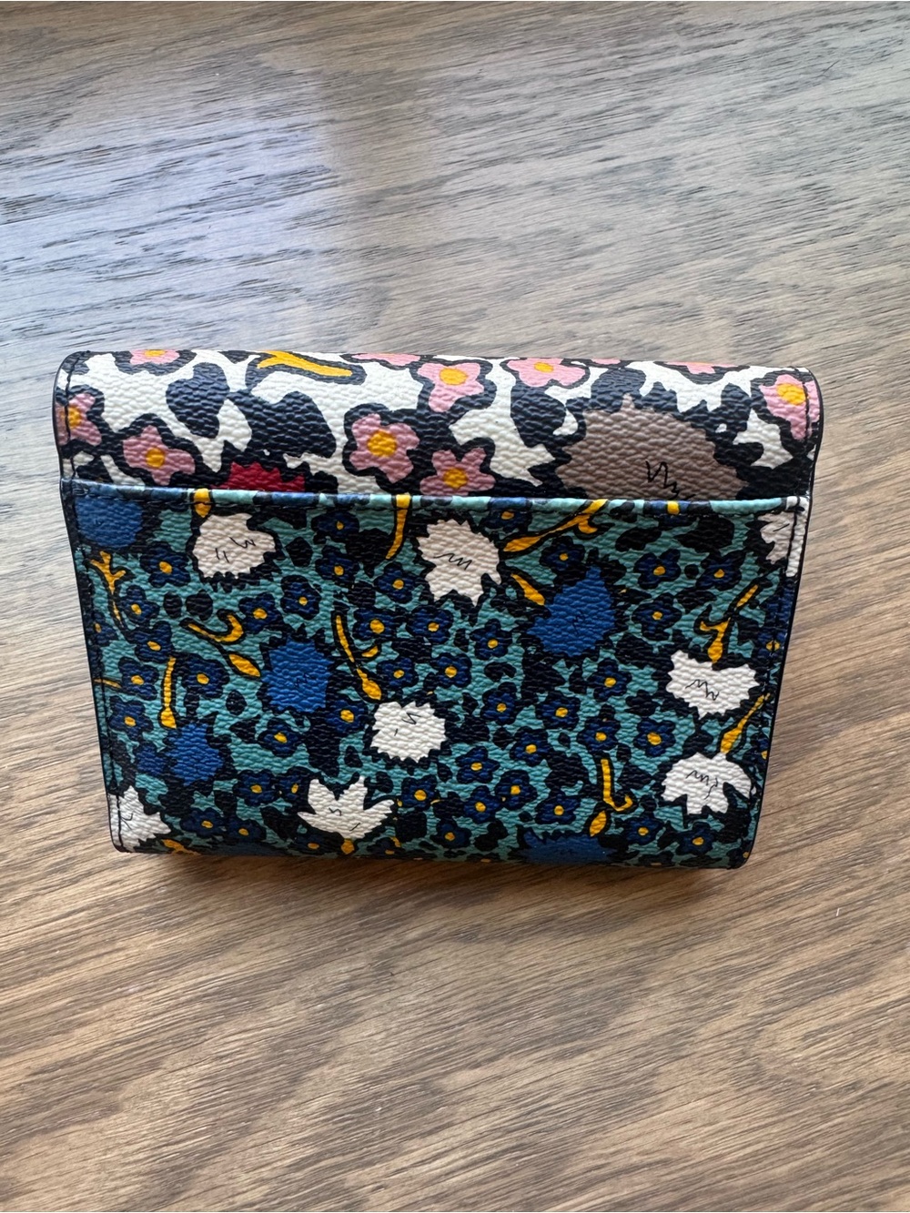 Coach Medium Double Flap Wallet In Mixed Yankee Floral Print Canvas - Picture 5 of 5